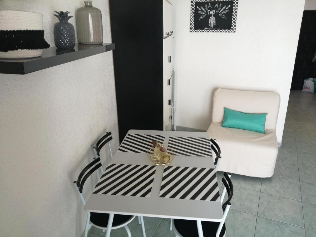 Joli Studio Bord De Mer, Clim, Balcon, Parking Prive Menton Eksteriør bilde