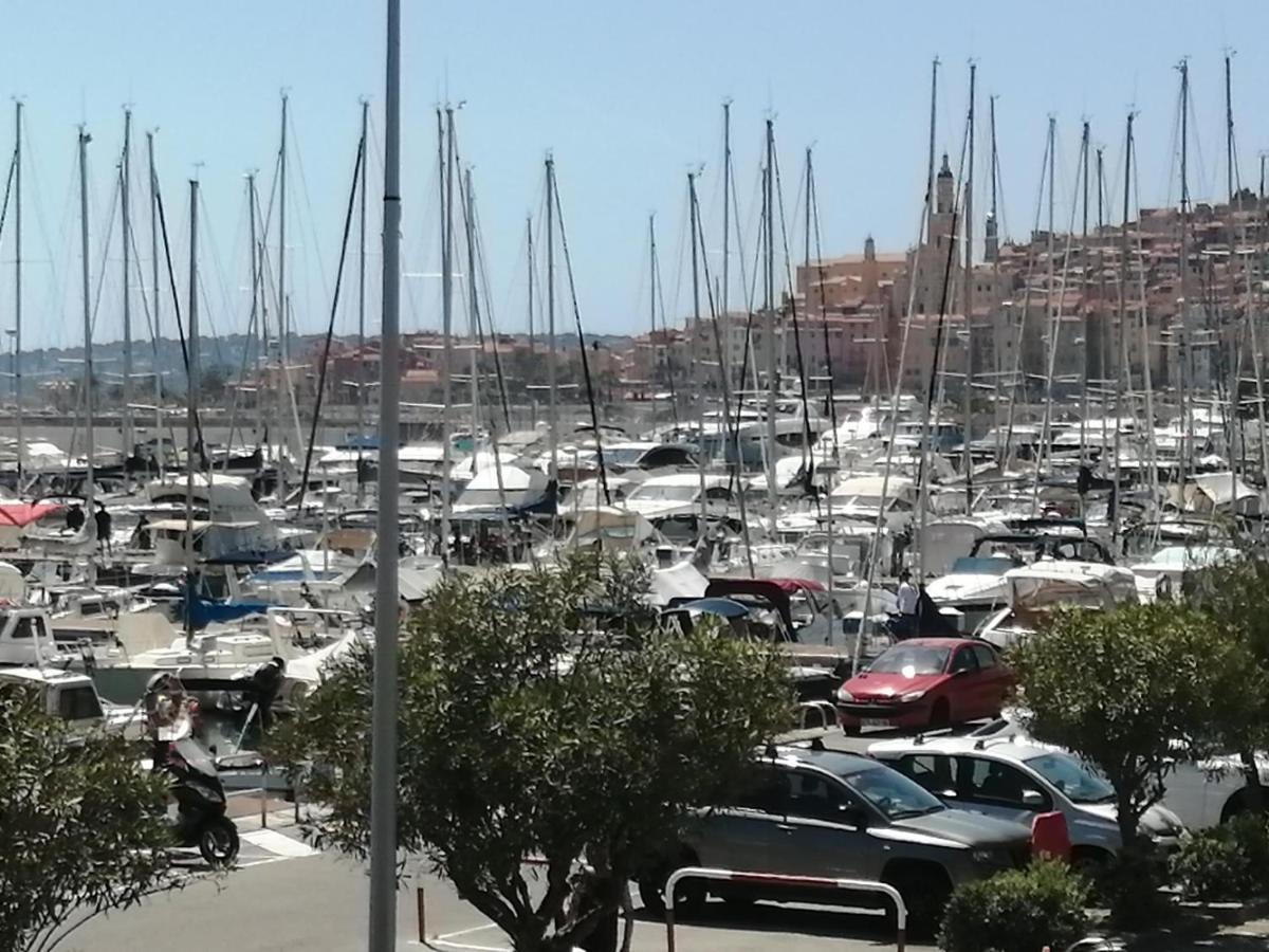 Joli Studio Bord De Mer, Clim, Balcon, Parking Prive Menton Eksteriør bilde