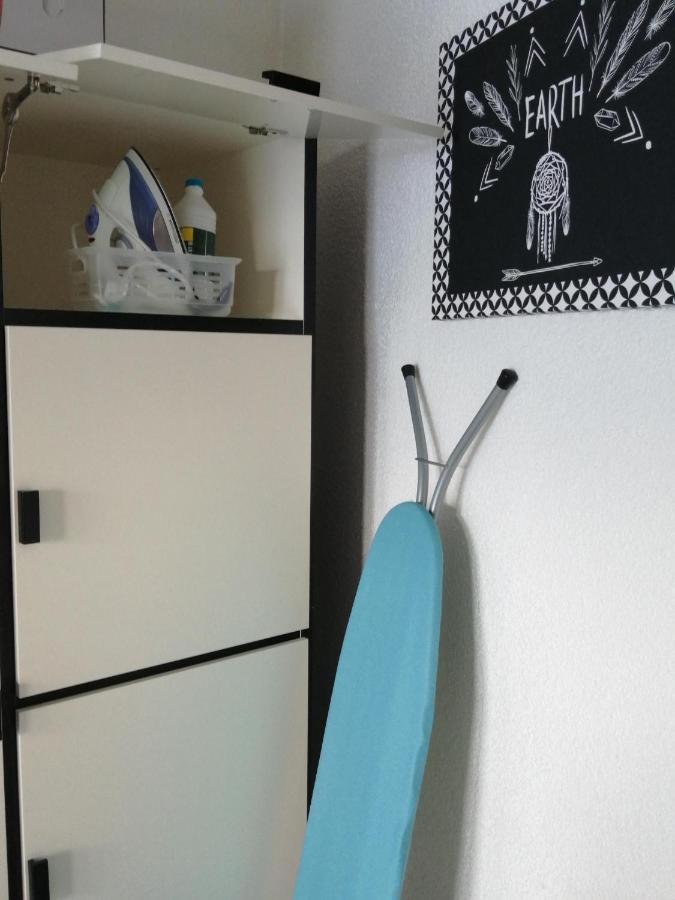 Joli Studio Bord De Mer, Clim, Balcon, Parking Prive Menton Eksteriør bilde