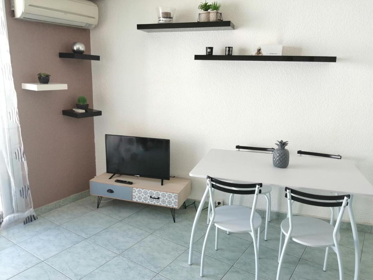 Joli Studio Bord De Mer, Clim, Balcon, Parking Prive Menton Eksteriør bilde